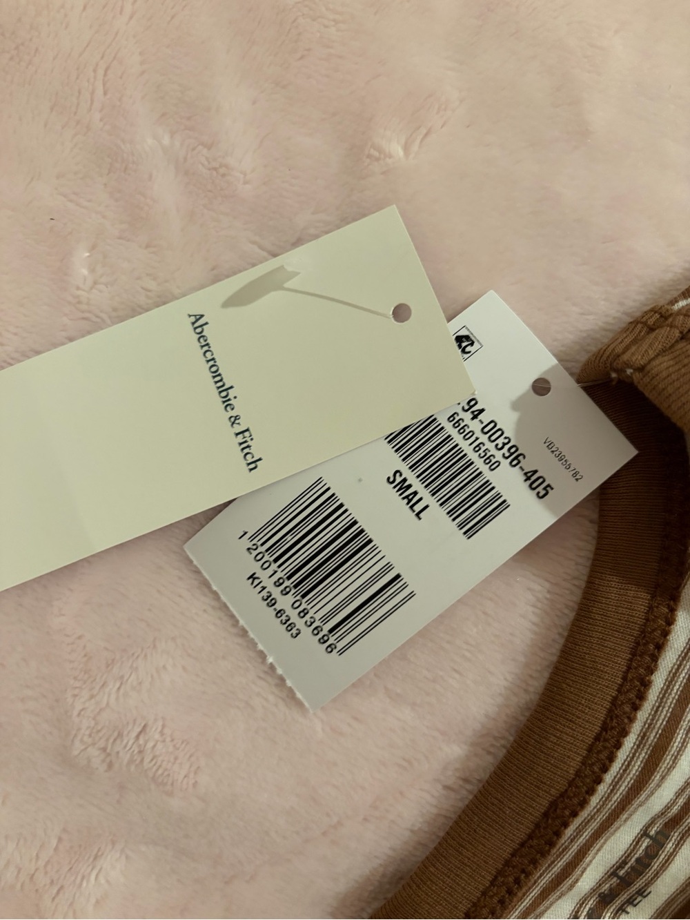Abercrombie & Fitch Essential Polished Body-Skimming Tee - Picture 4 of 4